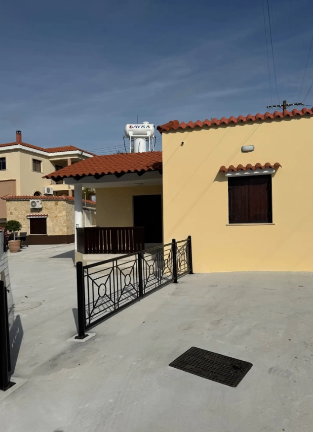 Cheap Houses and Villas for Sale Paphos up to 300000 euro