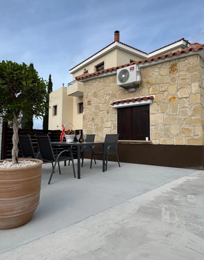 Cheap Houses and Villas for Sale Paphos up to 300000 euro