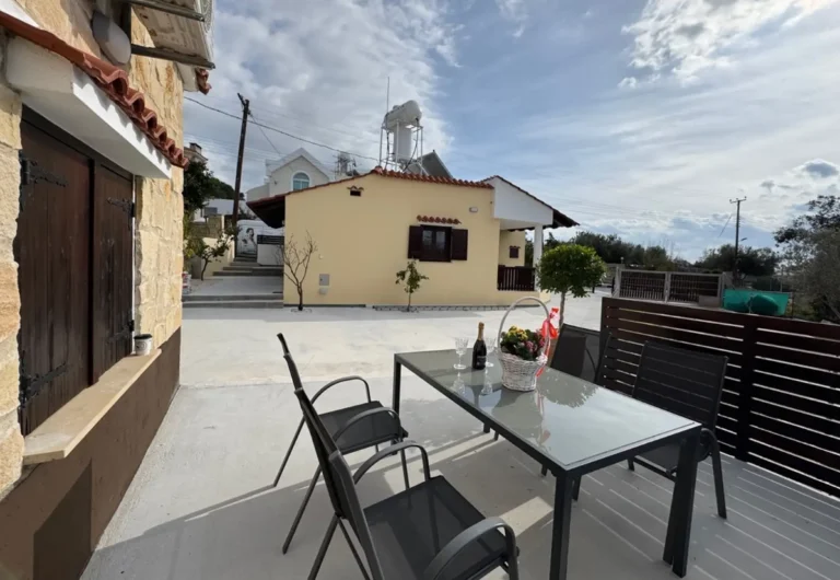 Cheap Houses and Villas for Sale Paphos up to 300000 euro