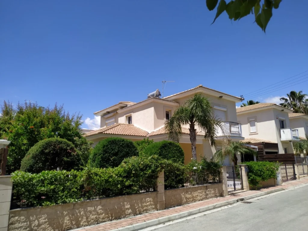 3 Bedroom House for Rent in Agios Tychonas, Limassol District