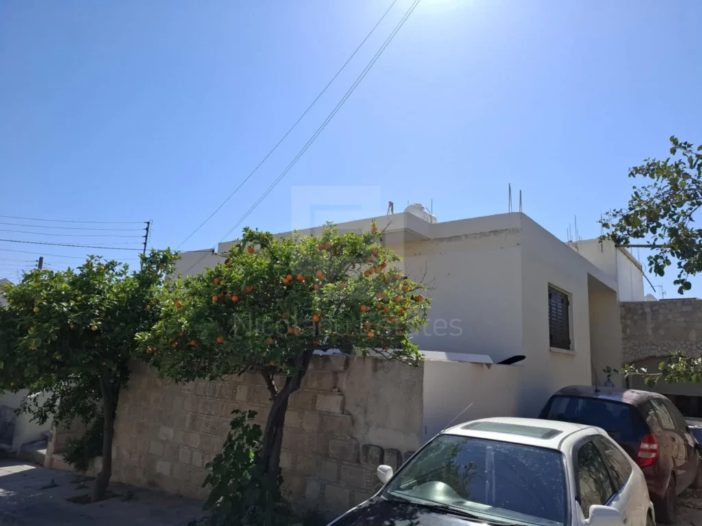 2 Bedroom House for Sale in Limassol – Agios Athanasios
