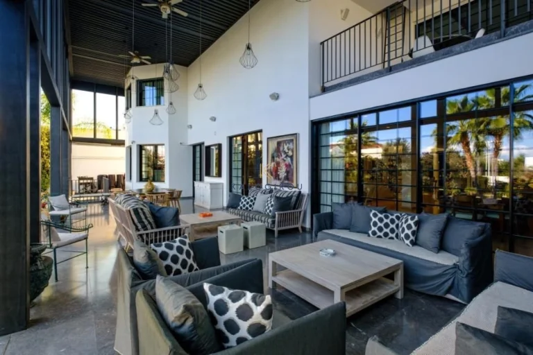 746m² House for Sale in Engomi, Nicosia District