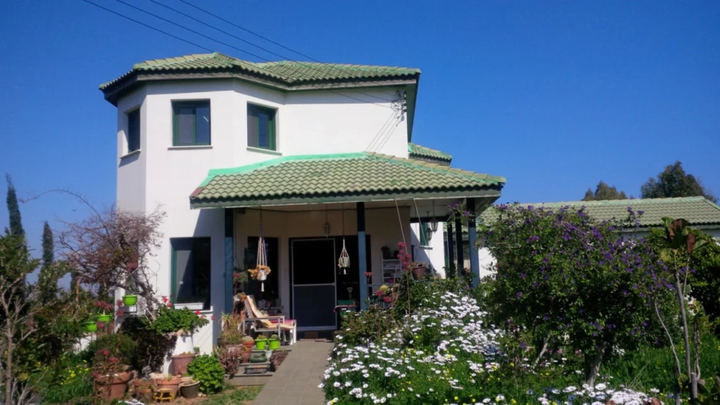 3 Bedroom House for Sale in Pervolia Larnacas
