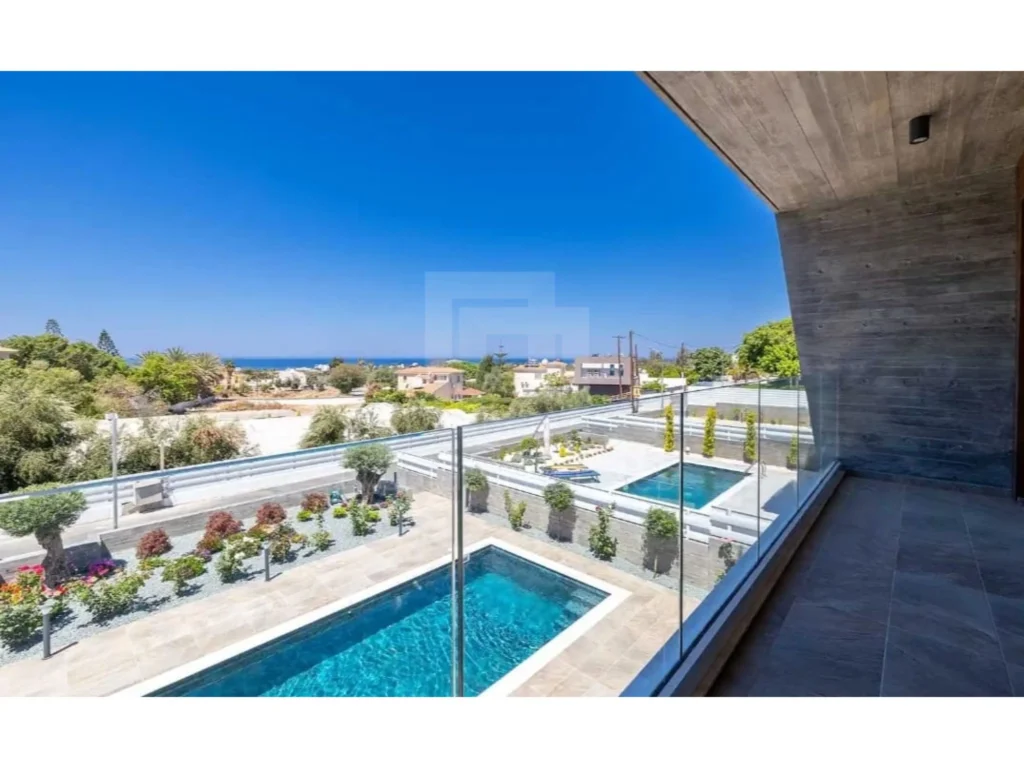 4 Bedroom House for Sale in Chlorakas, Paphos District