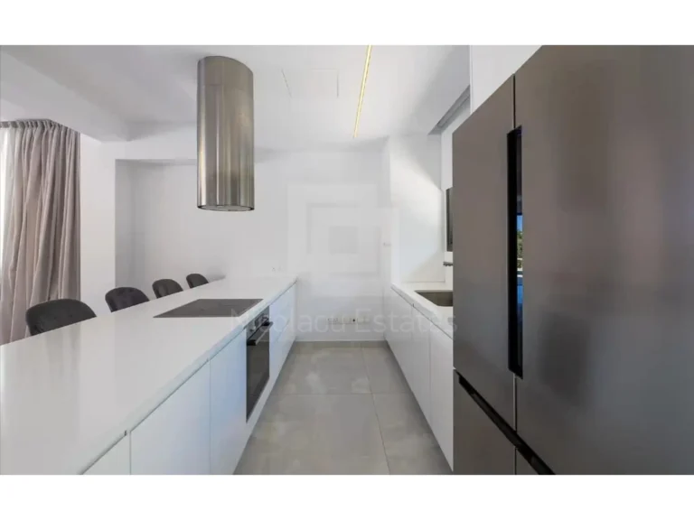 4 Bedroom House for Sale in Chlorakas, Paphos District