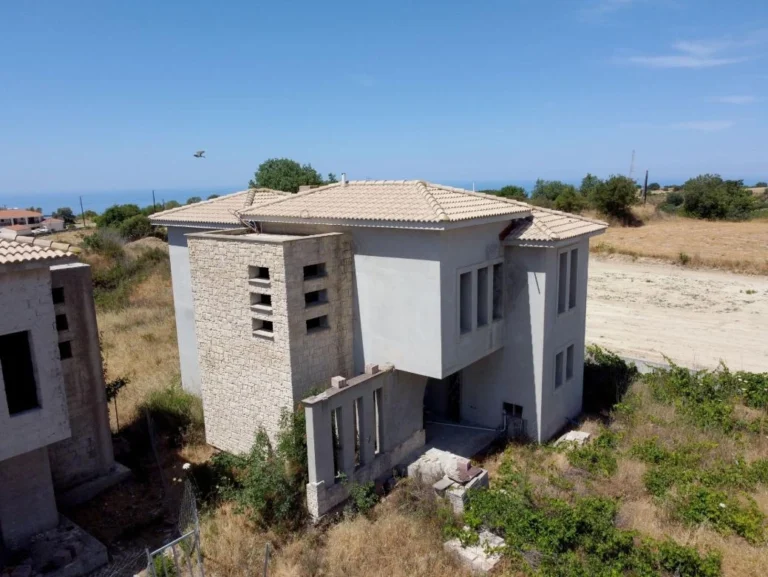 6+ Bedroom House for Sale in Paphos District