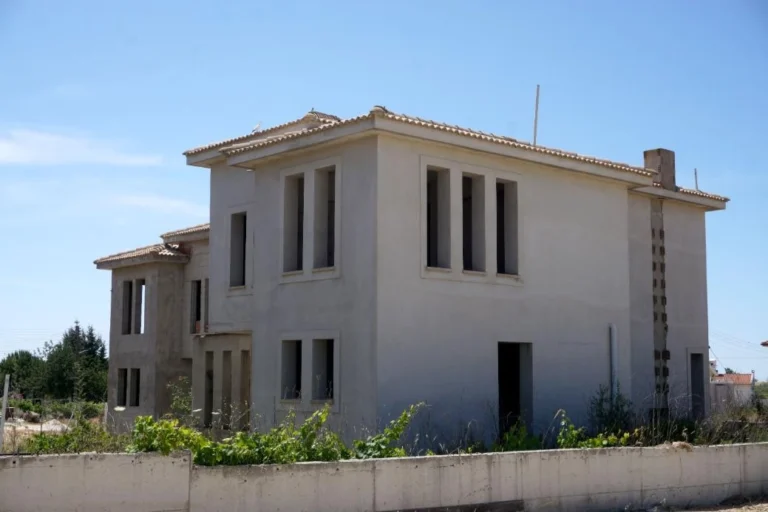 6+ Bedroom House for Sale in Paphos District
