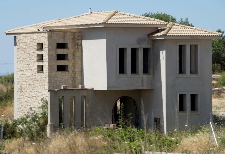 6+ Bedroom House for Sale in Paphos District