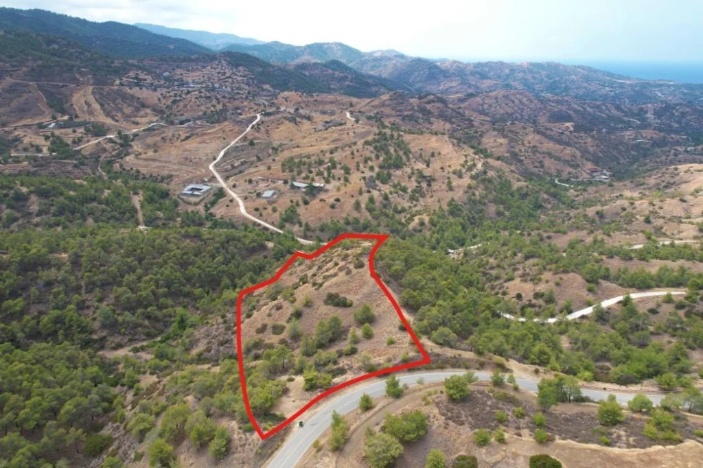 12,375m² Plot for Sale in Kampos, Nicosia District