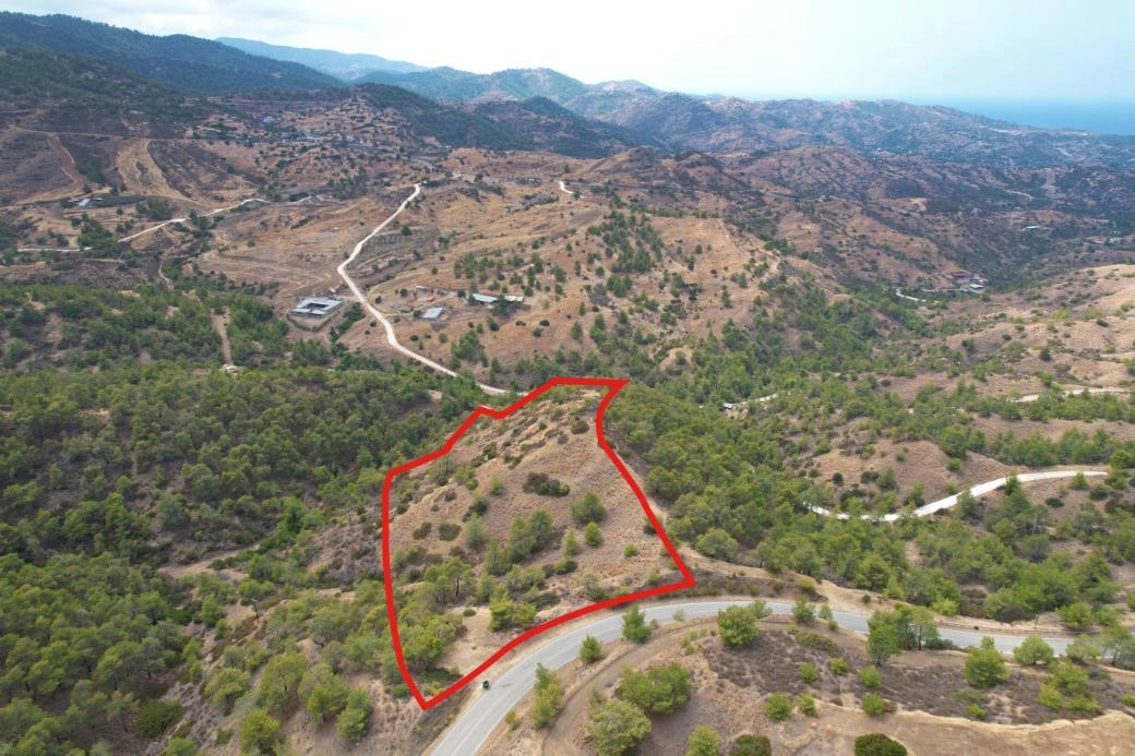 12,375m² Plot for Sale in Kampos, Nicosia District