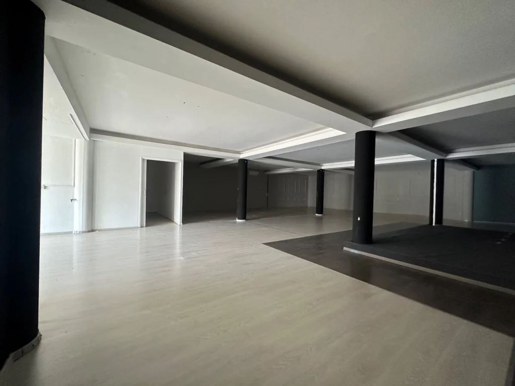 600m² Commercial for Rent in Kato Polemidia, Limassol District