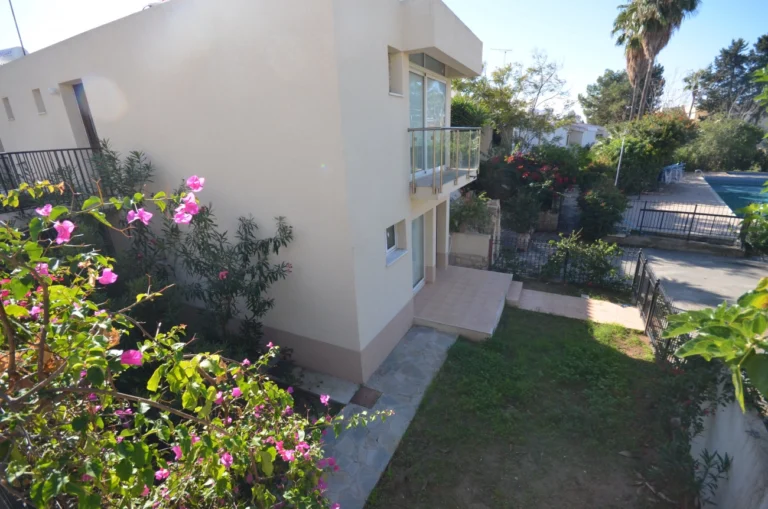 3 Bedroom House for Sale in Tombs Of the Kings, Paphos District