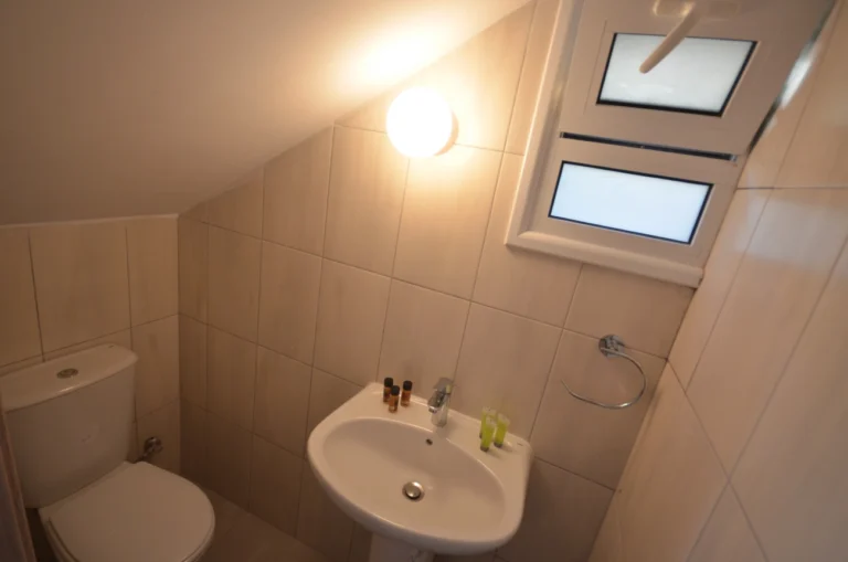 3 Bedroom House for Sale in Tombs Of the Kings, Paphos District