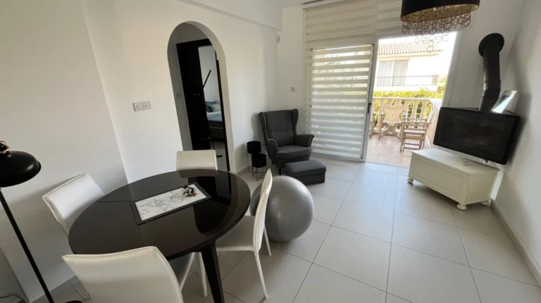 2 Bedroom Apartment for Rent in Kissonerga, Paphos District