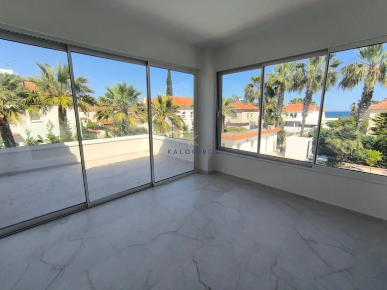 5 Bedroom House for Sale in Pervolia Larnacas