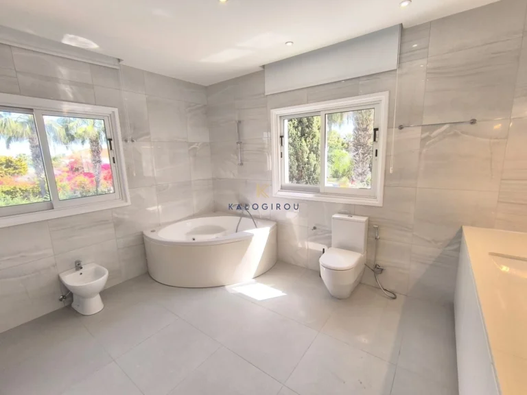 5 Bedroom House for Rent in Pervolia Larnacas