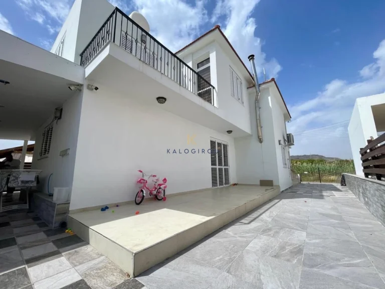 4 Bedroom House for Sale in Oroklini, Larnaca District