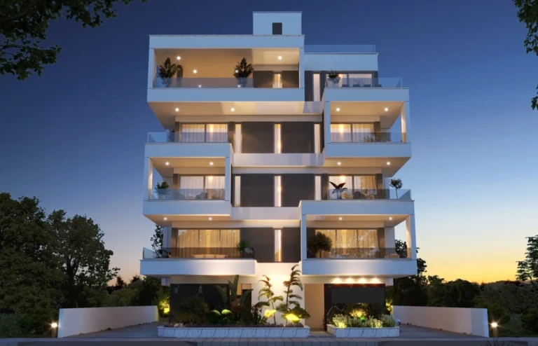 2 Bedroom Apartment for Sale in Larnaca – Finikoudes