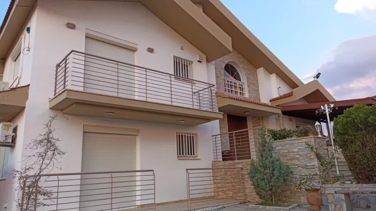 5 Bedroom House for Sale in Pyrgos Lemesou, Limassol District