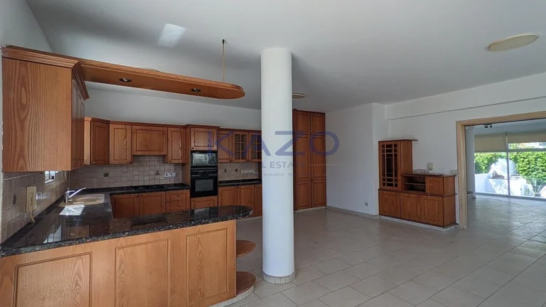 3 Bedroom House for Sale in Strovolos, Nicosia District