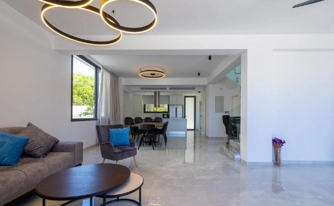 4 Bedroom House for Sale in Chlorakas, Paphos District
