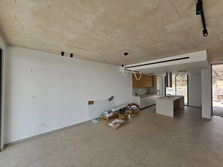 3 Bedroom House for Sale in Chlorakas, Paphos District