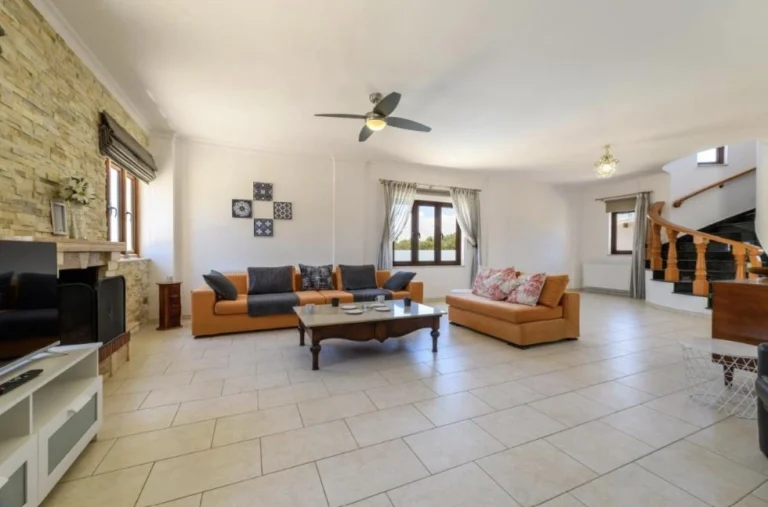 4 Bedroom House for Rent in Famagusta – Agia Napa