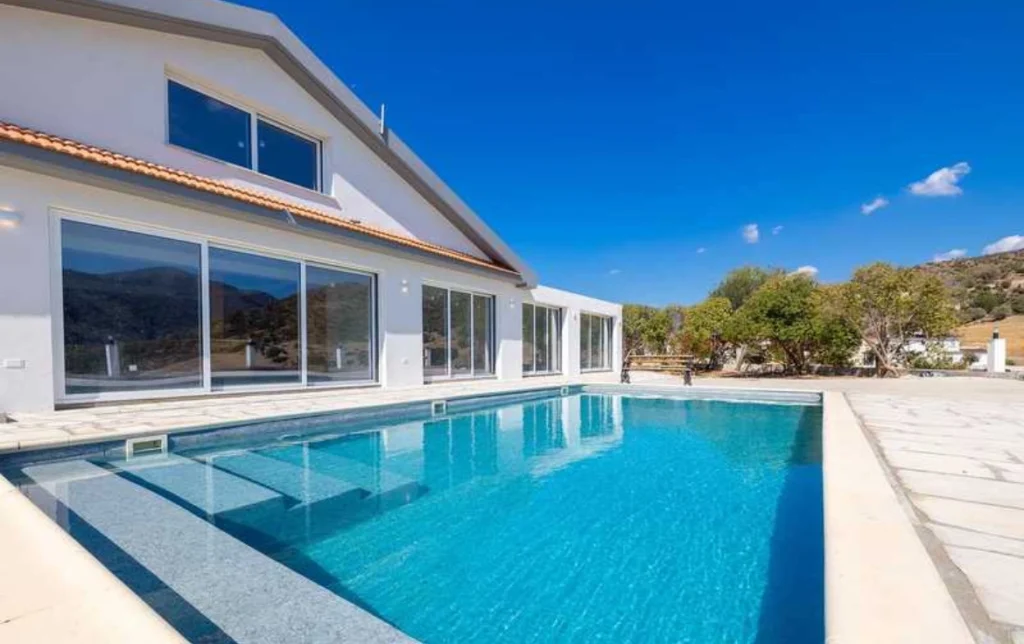 5 Bedroom House for Sale in Akrounta, Limassol District