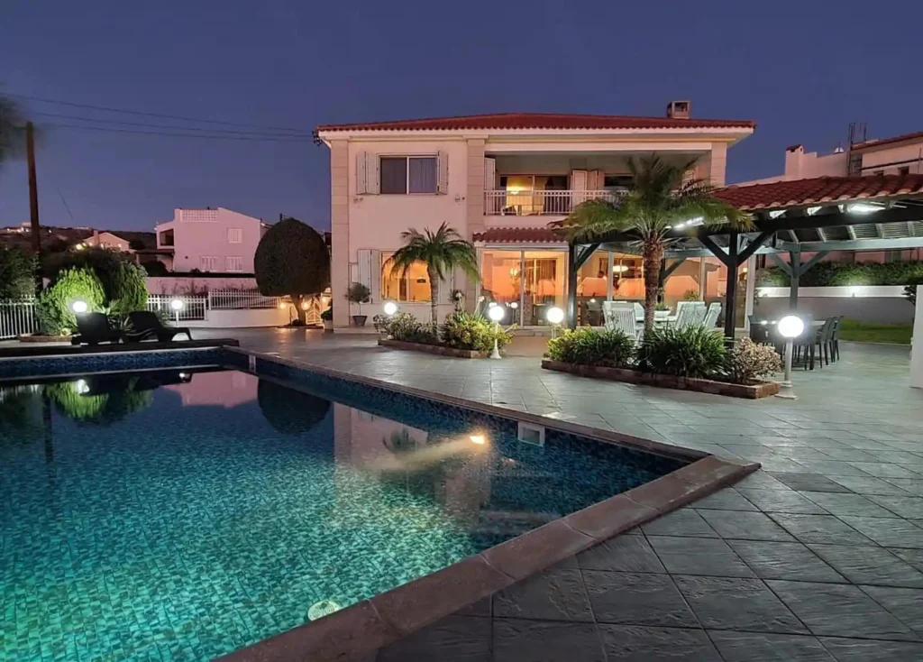 6+ Bedroom House for Sale in Konia, Paphos District