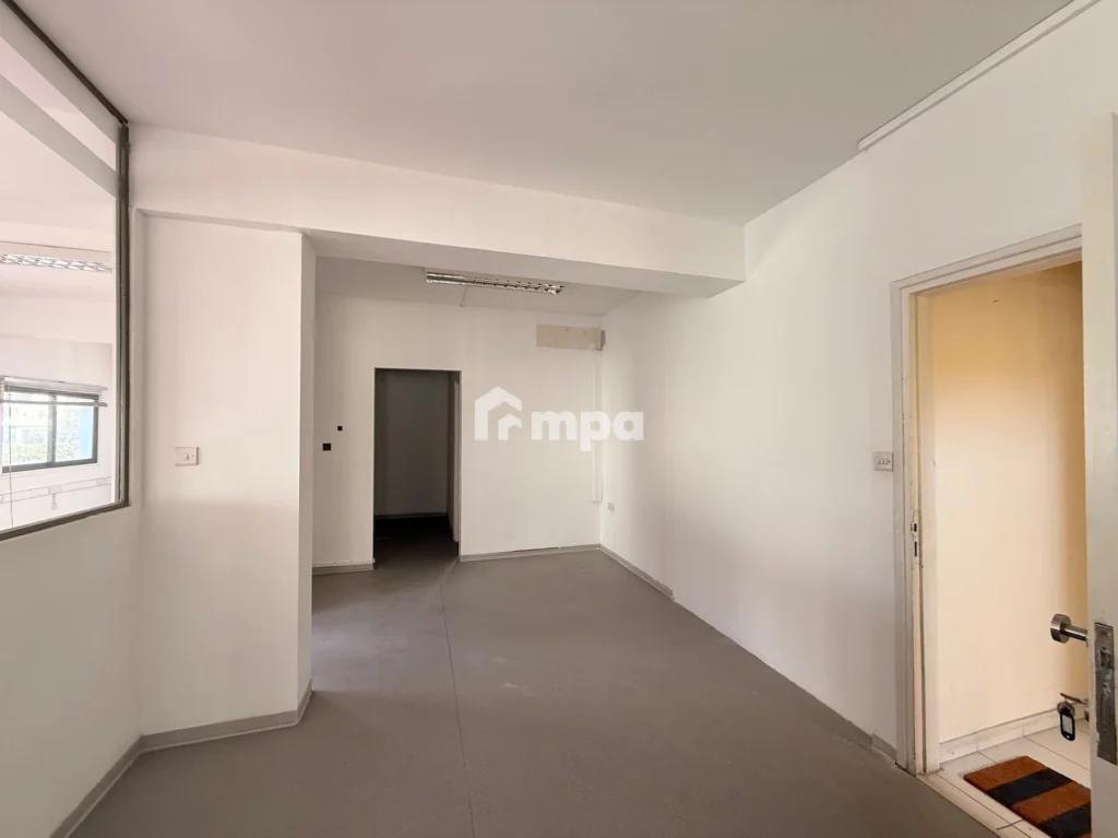 120m² Office for Rent in Nicosia District
