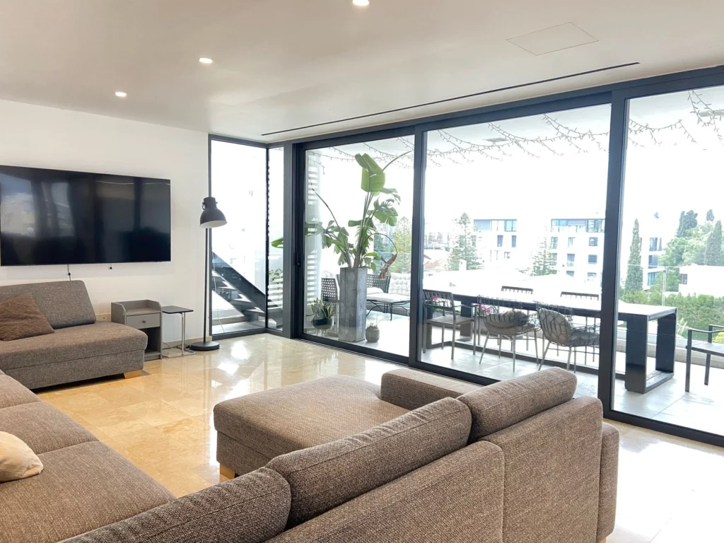 3 Bedroom Apartment for Sale in Limassol – Mesa Geitonia