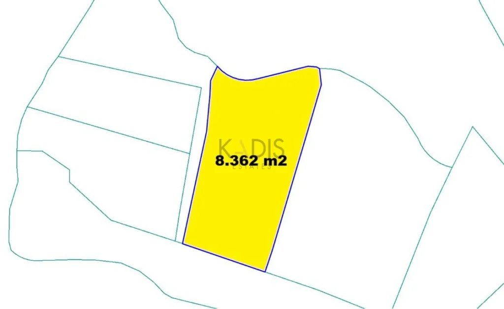8,362m² Plot for Sale in Paphos District