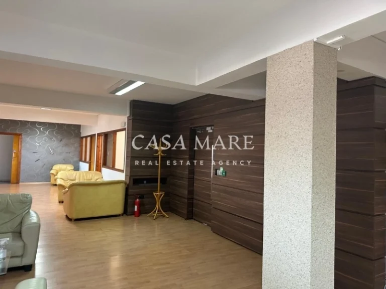 355m² Office for Rent