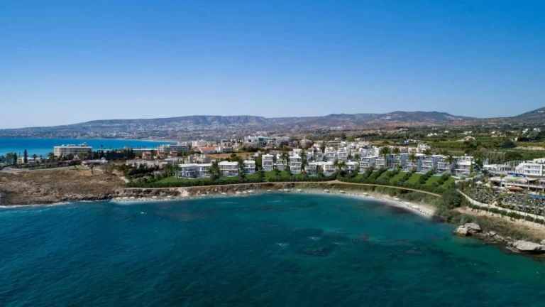 6+ Bedroom House for Sale in Kissonerga, Paphos District