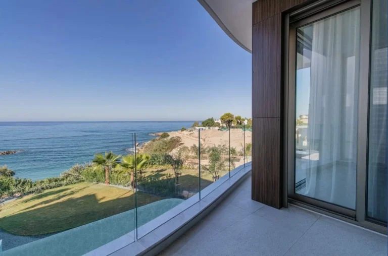 6+ Bedroom House for Sale in Kissonerga, Paphos District