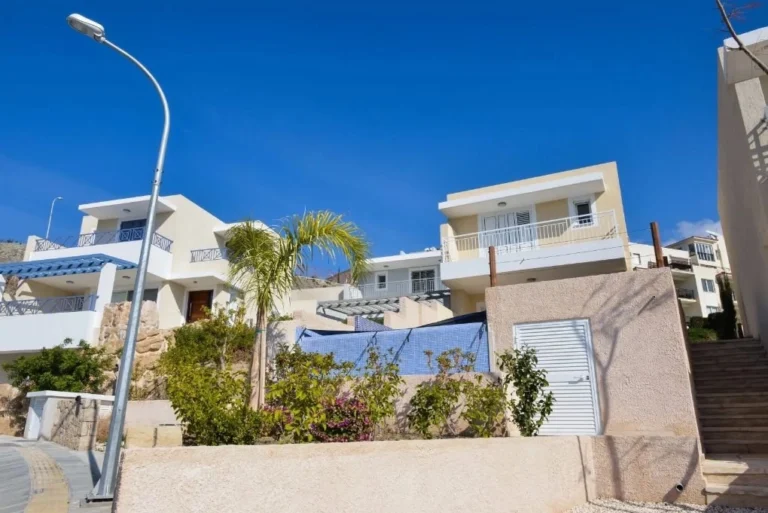 3 Bedroom House for Sale in Chlorakas, Paphos District