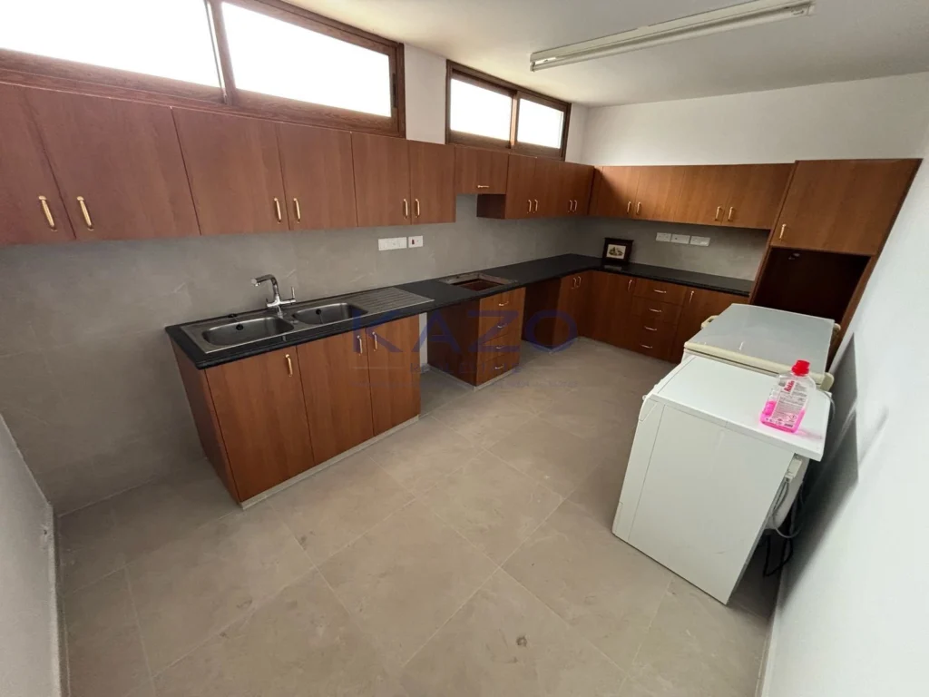 540m² Office for Rent in Limassol District