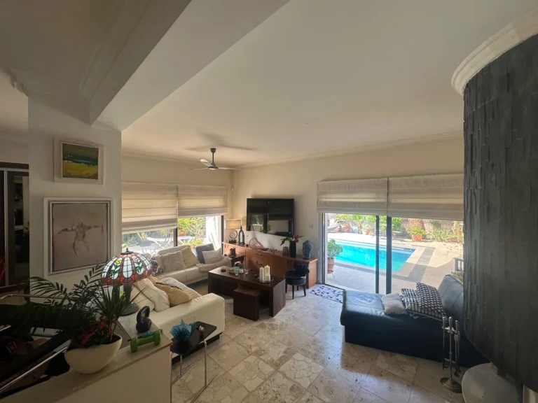 4 Bedroom House for Sale in Agios Tychonas, Limassol District