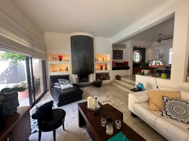 4 Bedroom House for Sale in Agios Tychonas, Limassol District