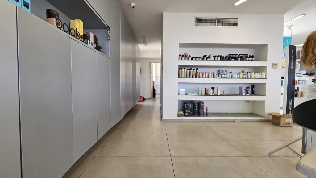 250m² Office for Rent in Paphos – Anavargos