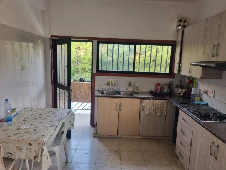 221m² Commercial for Sale in Livadia Larnakas, Larnaca District