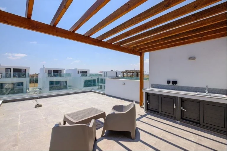 4 Bedroom House for Sale in Oroklini, Larnaca District