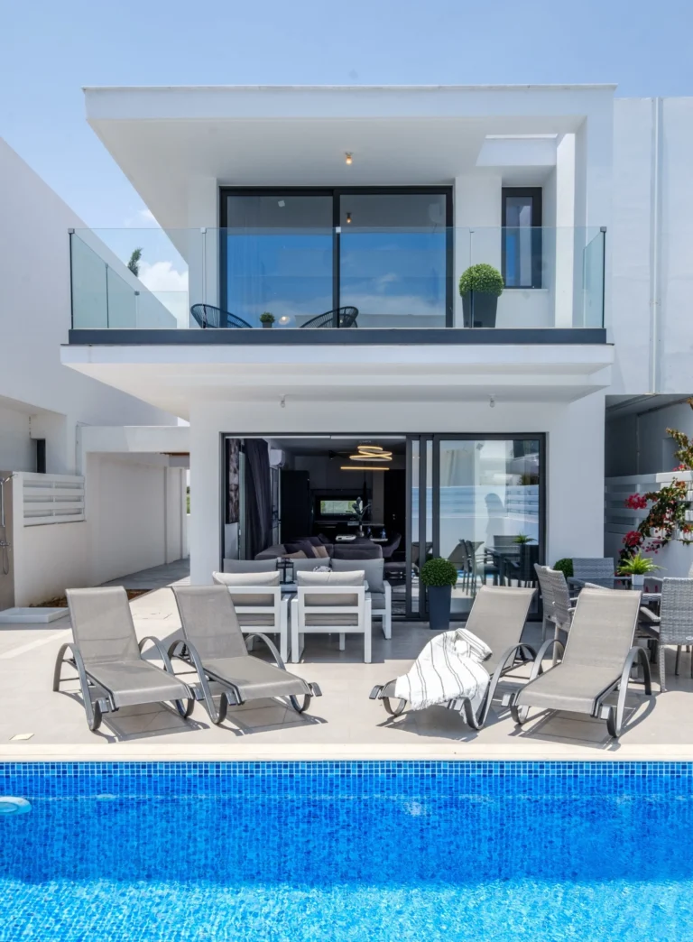 4 Bedroom House for Sale in Livadia Larnakas, Larnaca District