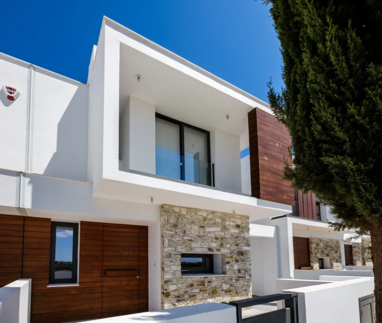 5 Bedroom House for Sale in Livadia Larnakas, Larnaca District