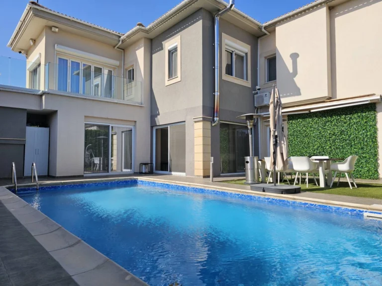 5 Bedroom House for Sale in Agios Tychonas, Limassol District