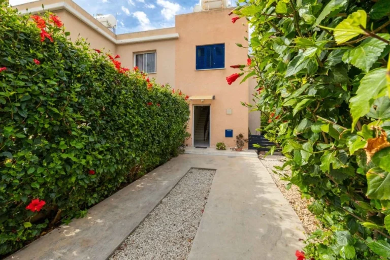 3 Bedroom House for Sale in Tombs Of the Kings, Paphos District
