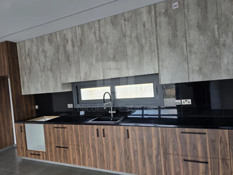 2 Bedroom House for Rent in Parekklisia, Limassol District