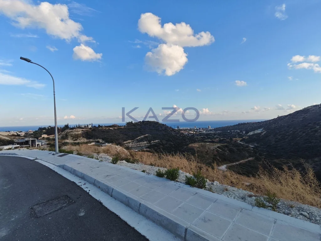 2,102m² Plot for Sale in Agios Tychonas, Limassol District