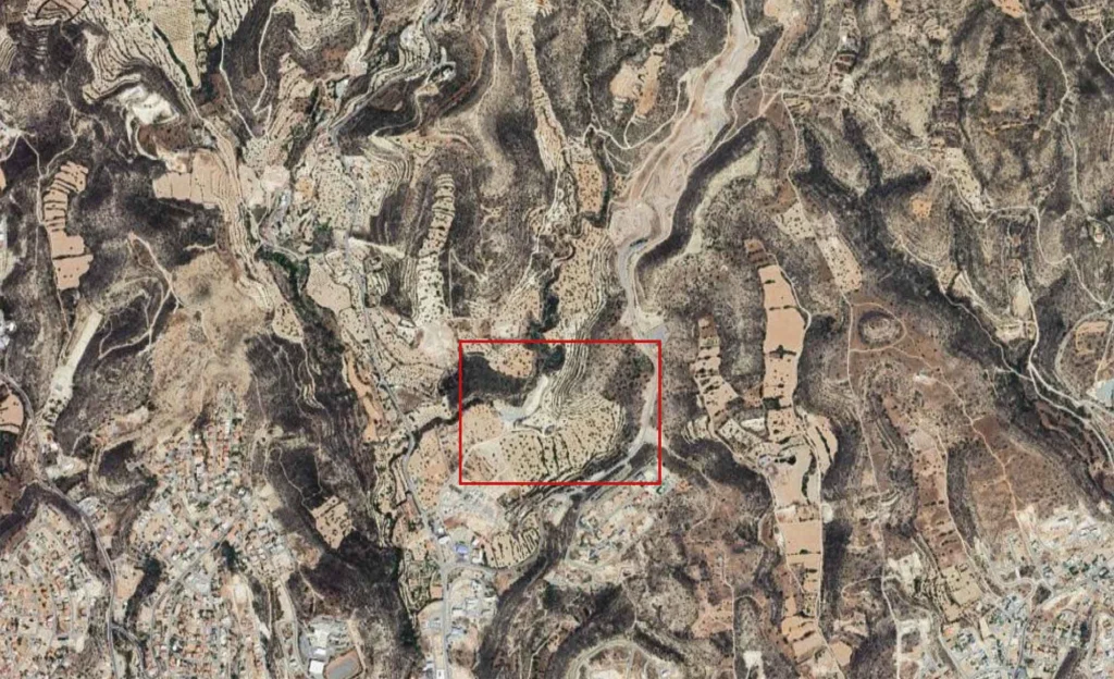8,562m² Plot for Sale