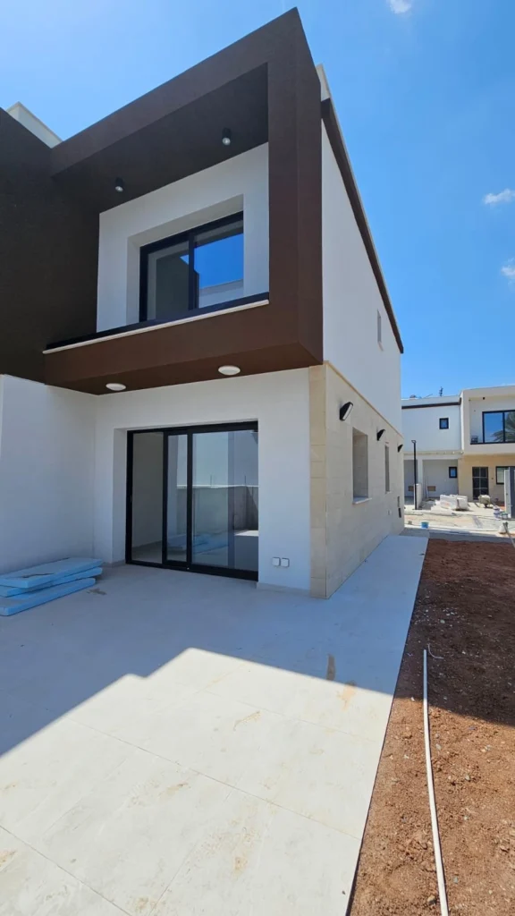 2 Bedroom House for Rent in Parekklisia, Limassol District